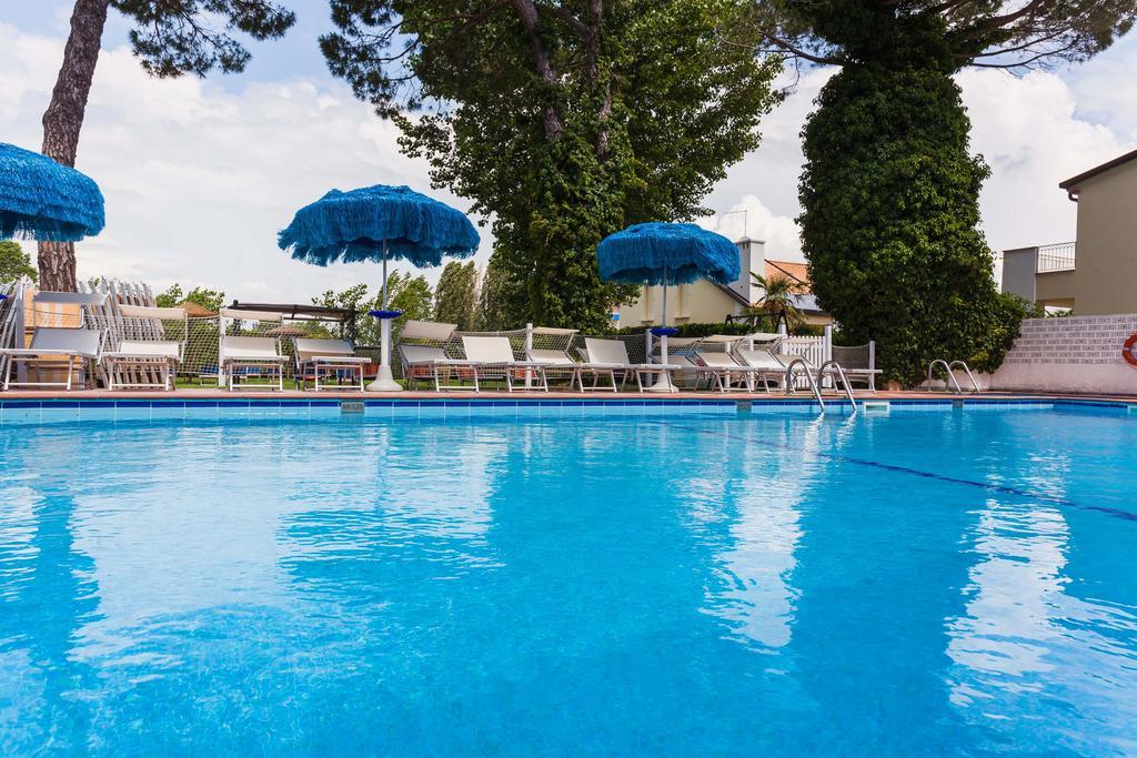 Hotel Frank Lido di Jesolo Exterior foto