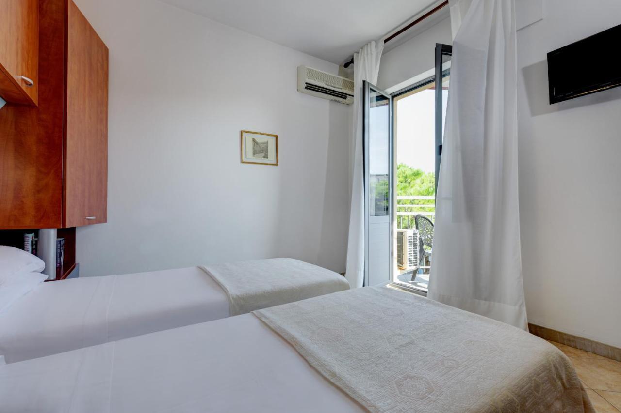 Hotel Frank Lido di Jesolo Exterior foto